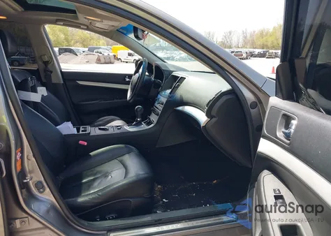 2009 Infiniti G37X z USA, uszkodzony, nr VIN JNKCV61F19M053640